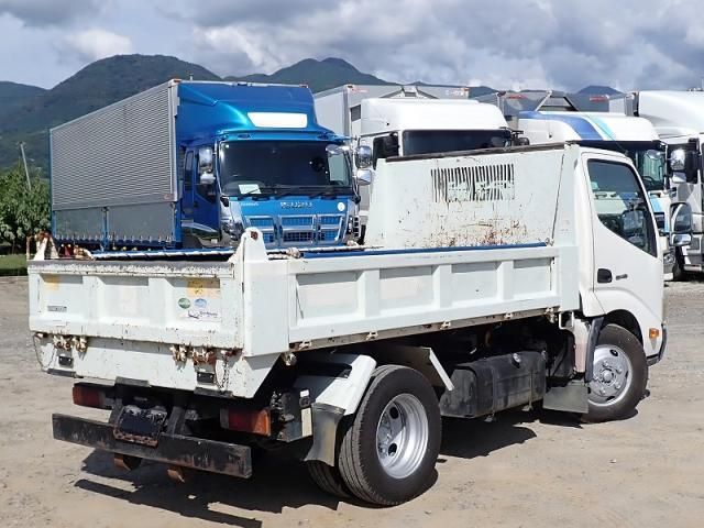 HINO DUTRO 2012 Image 31