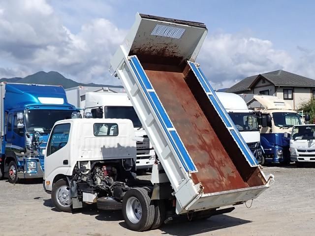 HINO DUTRO 2012 Image 31