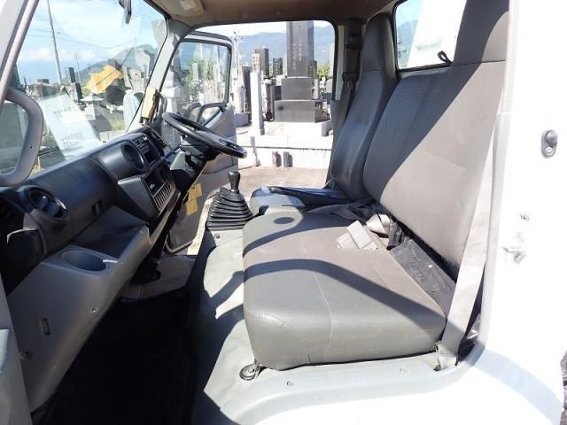 HINO DUTRO 2012 Image 31