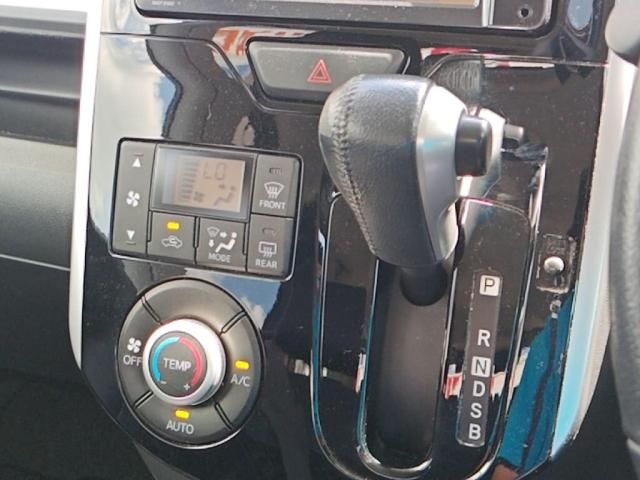 DAIHATSU TANTO CUSTOM 2013 Image 31