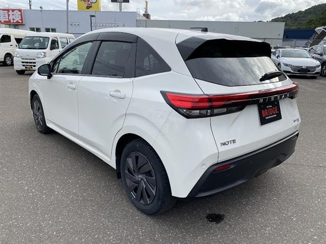 NISSAN NOTE 4WD 2022 Image 31