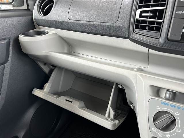 TOYOTA PIXIS EPOCH 2018 Image 31