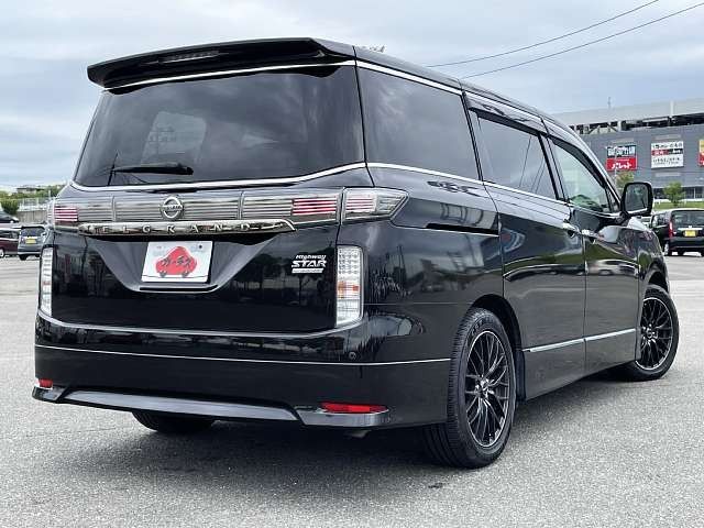 NISSAN ELGRAND 2017 Image 31