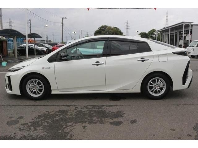 TOYOTA PRIUS PHV 2017 Image 31