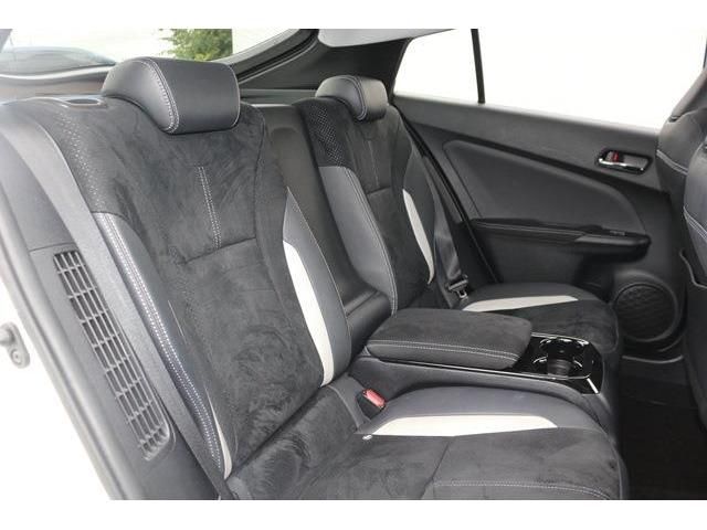 TOYOTA PRIUS PHV 2017 Image 31