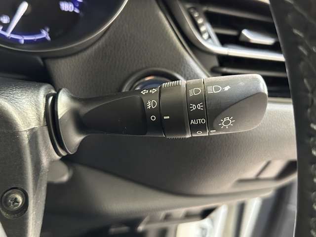 TOYOTA C-HR 2017 Image 31