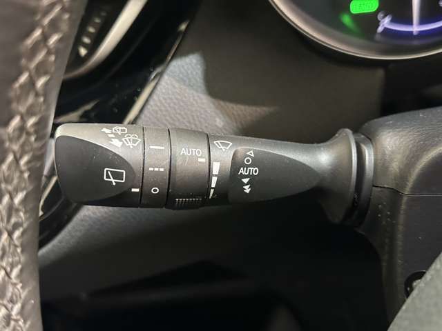 TOYOTA C-HR 2017 Image 31