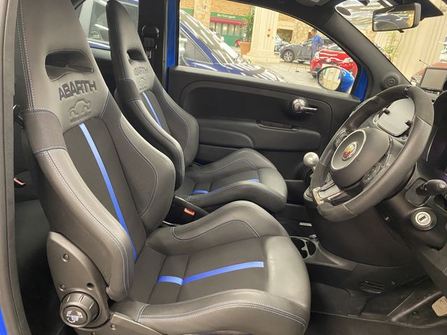 FIAT ABARTH 695 2023 Image 31