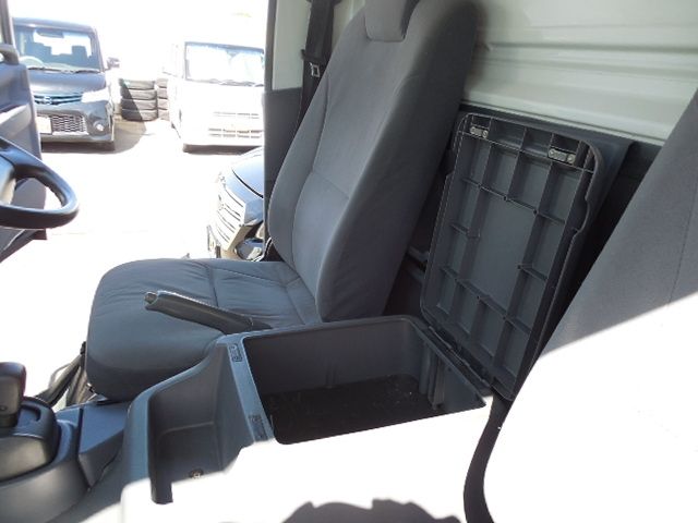 ISUZU ELF 2010 Image 31