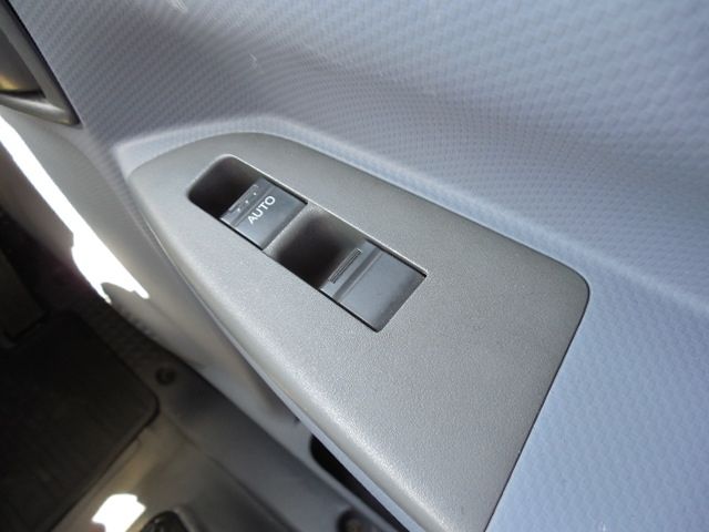 ISUZU ELF 2010 Image 31