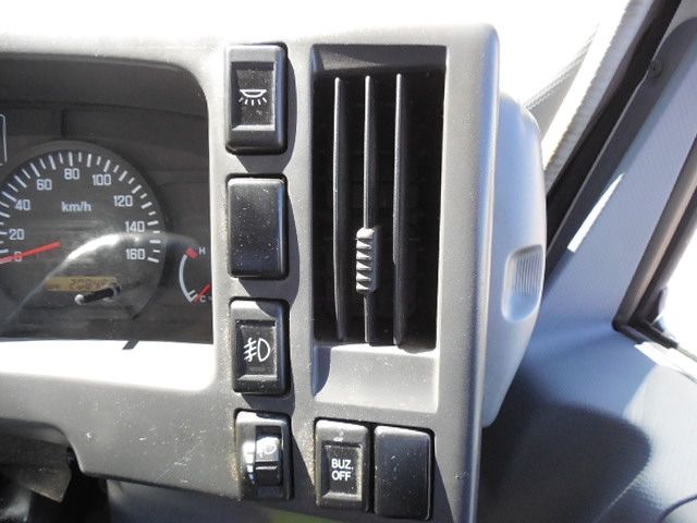 ISUZU ELF 2010 Image 31