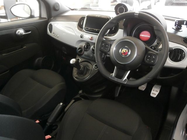 FIAT ABARTH 595 2017 Image 31