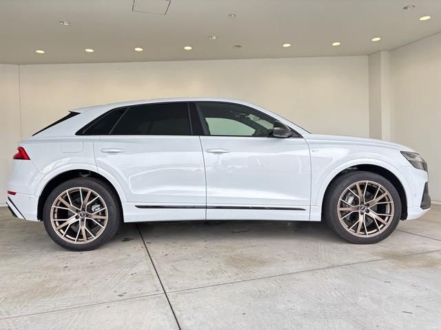 AUDI Q8 2024 Image 31