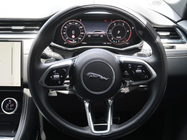 JAGUAR F-PACE 2024 Image 31