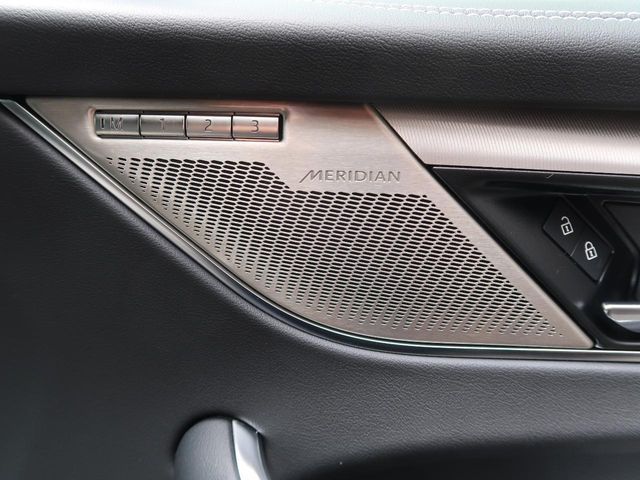 JAGUAR F-PACE 2024 Image 31