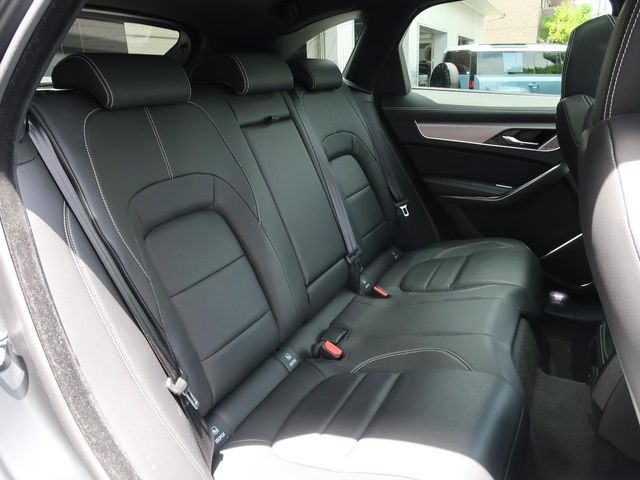 JAGUAR F-PACE 2024 Image 31