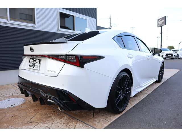 TOYOTA LEXUS IS350 2022 Image 31