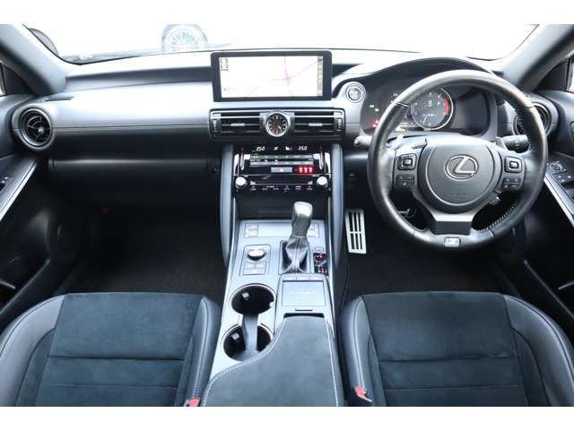 TOYOTA LEXUS IS350 2022 Image 31
