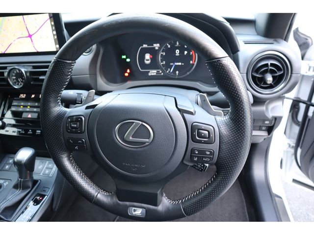 TOYOTA LEXUS IS350 2022 Image 31
