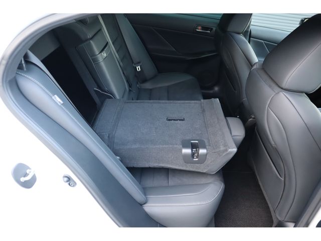 TOYOTA LEXUS IS350 2022 Image 31
