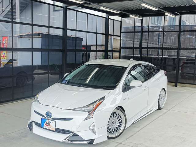 TOYOTA PRIUS 2017 Image 31