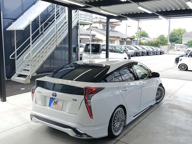 TOYOTA PRIUS 2017 Image 31