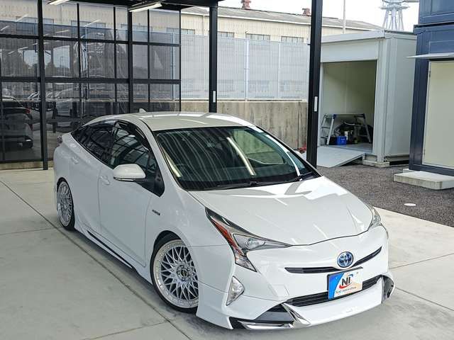 TOYOTA PRIUS 2017 Image 31