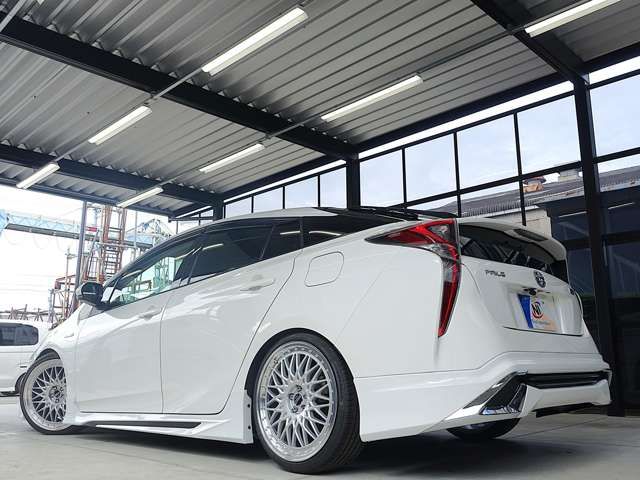 TOYOTA PRIUS 2017 Image 31