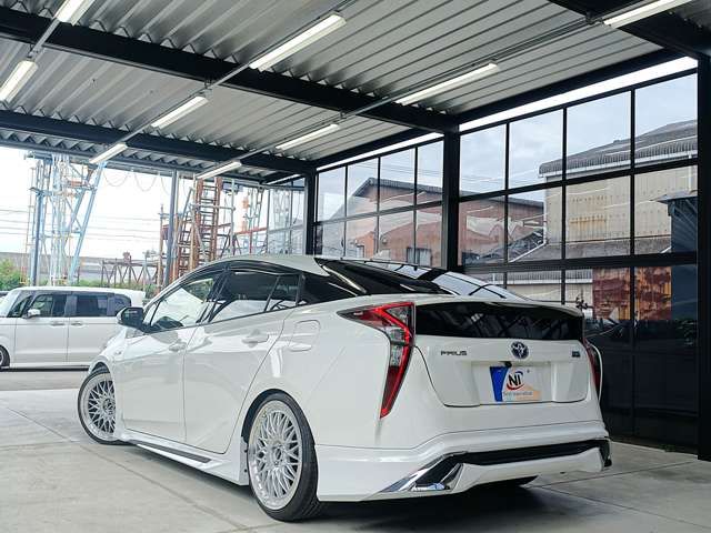 TOYOTA PRIUS 2017 Image 31