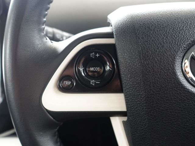 TOYOTA PRIUS 2017 Image 31