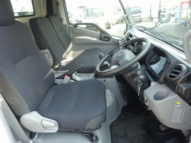 HINO DUTRO 2024 Image 31