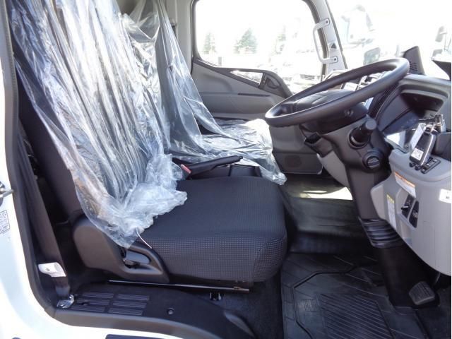 MITSUBISHI CANTER 2023 Image 31