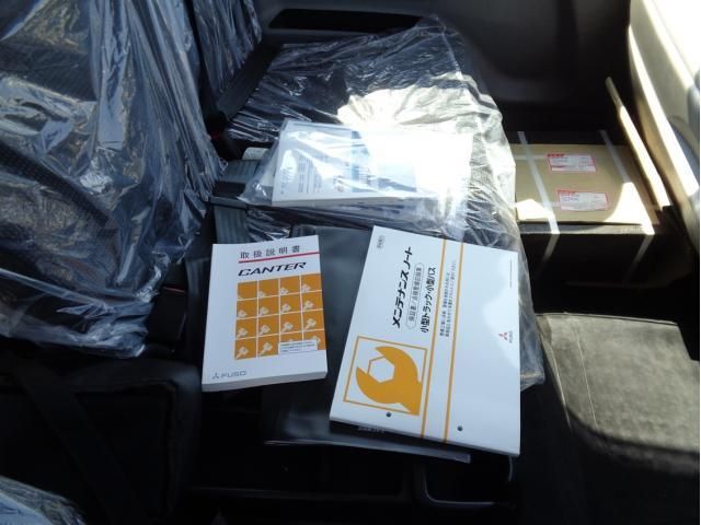 MITSUBISHI CANTER 2024 Image 31