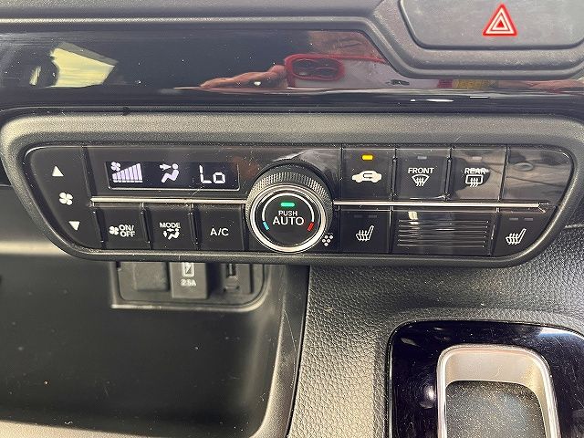 HONDA N BOX CUSTOM 2022 Image 31