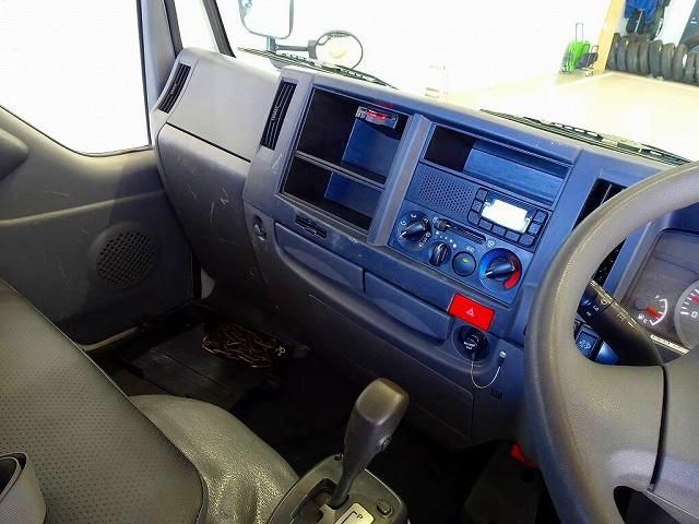 ISUZU ELF 2018 Image 31