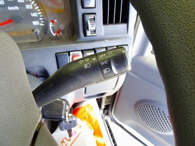 ISUZU ELF 2018 Image 31