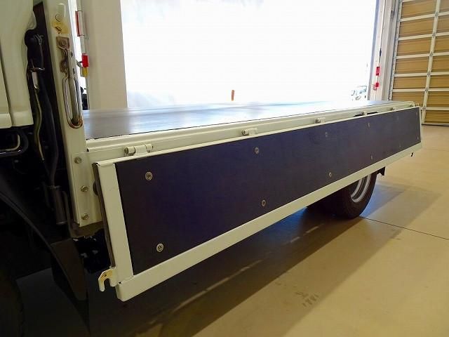 ISUZU ELF 2018 Image 31