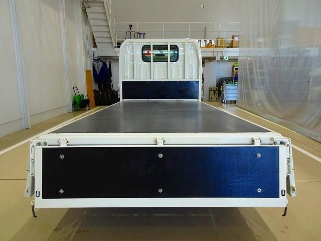 ISUZU ELF 2018 Image 31