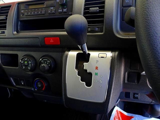 TOYOTA HIACE VAN 4WD 2025 Image 31