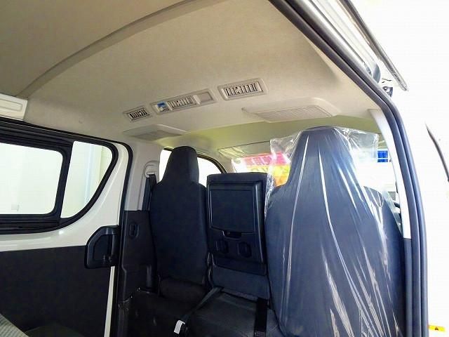 TOYOTA HIACE VAN 4WD 2025 Image 31