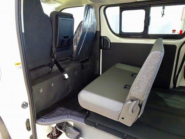 TOYOTA HIACE VAN 4WD 2025 Image 31