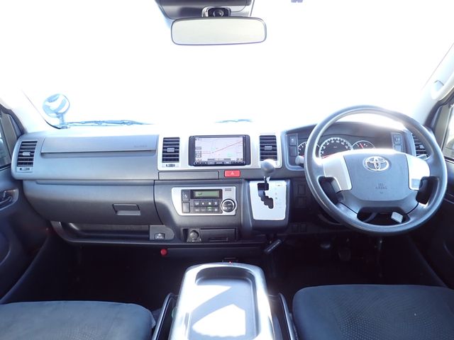 TOYOTA HIACE VAN 2WD 2020 Image 31