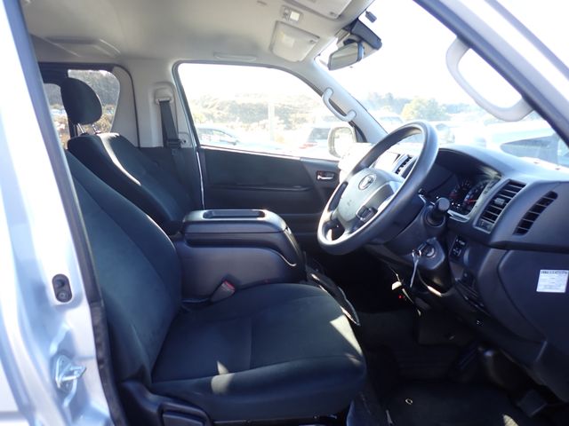 TOYOTA HIACE VAN 2WD 2020 Image 31