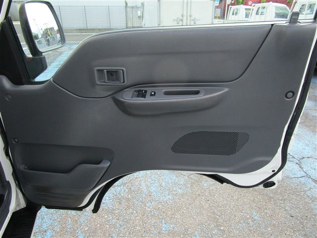 MAZDA BONGO TRUCK 1.15T 2W 2016 Image 31