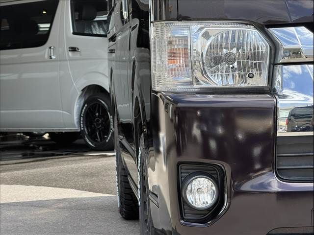 TOYOTA HIACE VAN 4WD 2019 Image 31