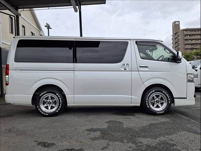 TOYOTA HIACE VAN 2WD 2022 Image 31