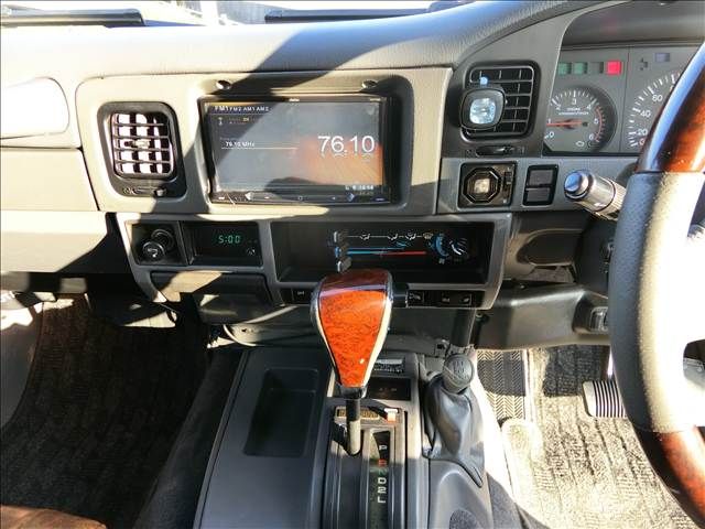 TOYOTA LANDCRUISER PRADO 1995 Image 31