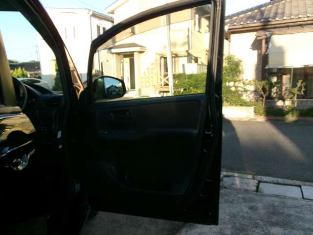 TOYOTA VOXY 4WD 2015 Image 31