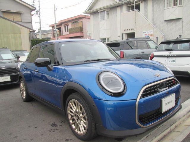 BMW MINI COOPER 5DOOR 2025 Image 31