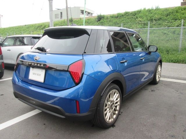 BMW MINI COOPER 5DOOR 2025 Image 31